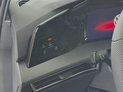 New 2026 Volkswagen GTI SE FWD image 10