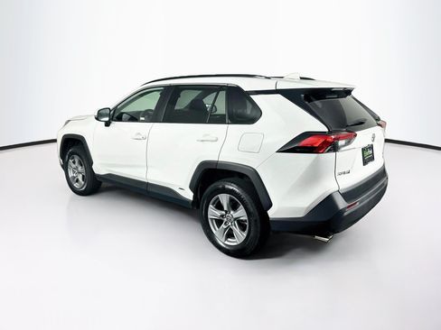 Used 2025 Toyota RAV4 XLE AWD/4WD image 5