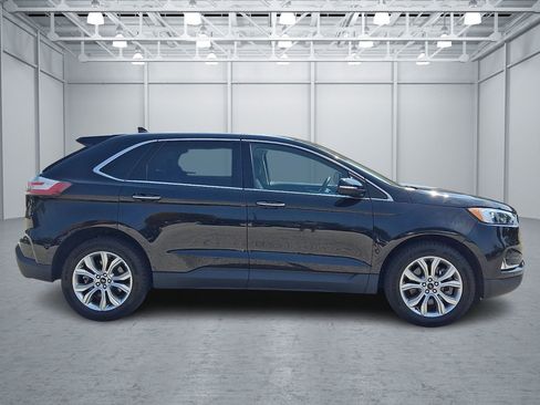Used 2024 Ford Edge Titanium AWD/4WD image 11