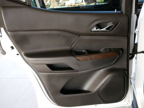 Used 2021 GMC Acadia Denali w/ Denali Ultimate Package image 24