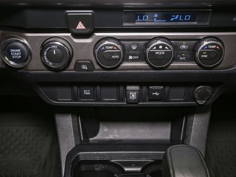 Used 2023 Toyota Tacoma SR5 AWD/4WD image 30