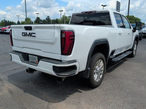 Used 2024 GMC Sierra 3500 Denali w/ Denali Reserve Package AWD/4WD image 6
