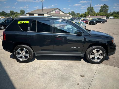 Used 2017 Jeep Compass High Altitude AWD/4WD image 4