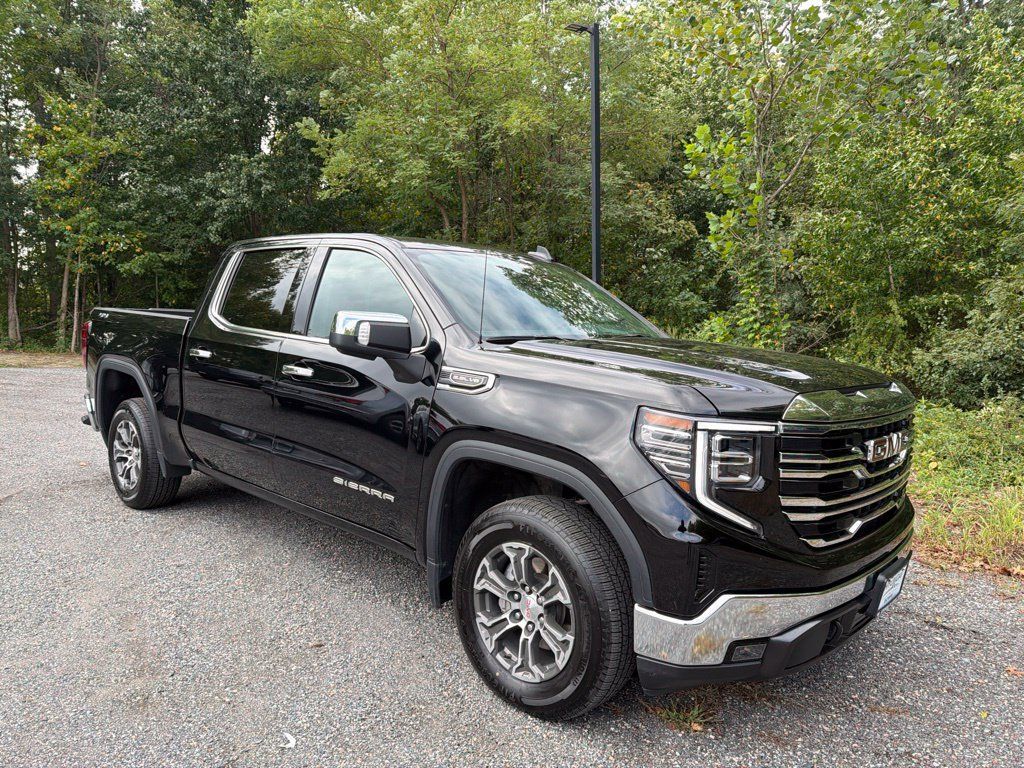 Used 2025 GMC Sierra 1500 SLT AWD/4WD image 1