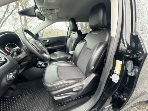 Used 2019 Jeep Compass Altitude image 40