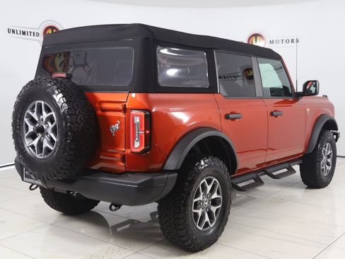 Used 2024 Ford Bronco Badlands AWD/4WD image 3