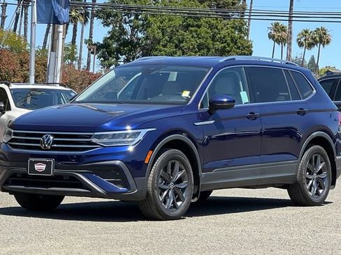 Used 2023 Volkswagen Tiguan SE FWD image 11