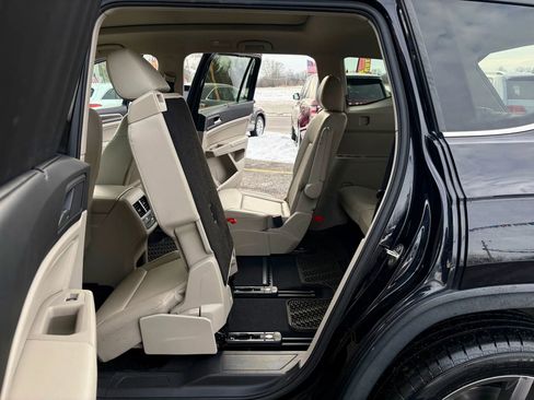 Used 2019 Volkswagen Atlas SE w/ Panoramic Sunroof Package image 18