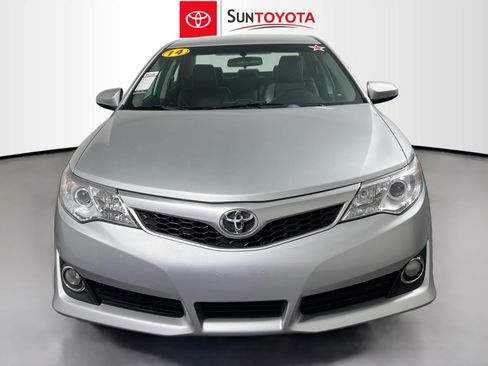 Used 2014 Toyota Camry SE image 10