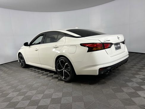 Used 2025 Nissan Altima 2.5 SR image 8