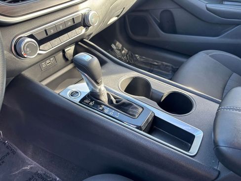 Used 2025 Nissan Altima 2.5 SV image 41