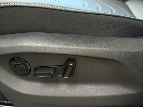 New 2026 Volkswagen Tiguan SE AWD/4WD image 15