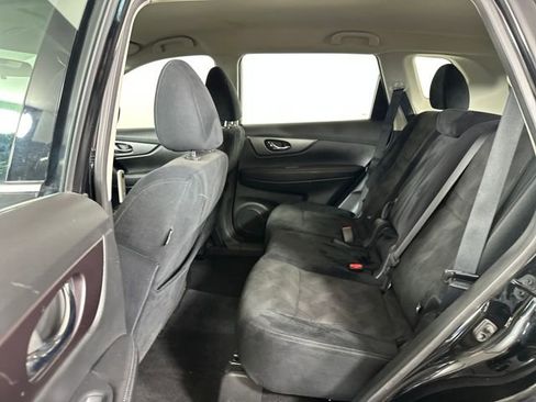 Used 2015 Nissan Rogue S FWD image 25