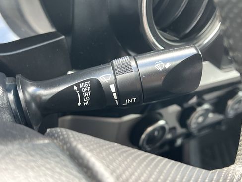 Used 2020 Toyota Tacoma 4x4 Double Cab image 13