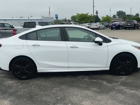 Used 2018 Chevrolet Cruze Premier image 32