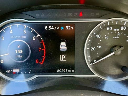 Used 2020 Nissan Versa SV image 20