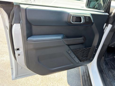 Used 2024 Ford Bronco Outer Banks AWD/4WD image 12
