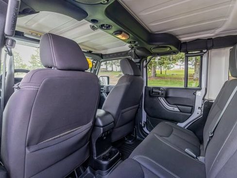 Used 2013 Jeep Wrangler Unlimited Sahara AWD/4WD image 14
