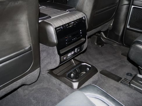 Used 2023 Jeep Wagoneer L Series II w/ Premium Group I AWD/4WD image 56