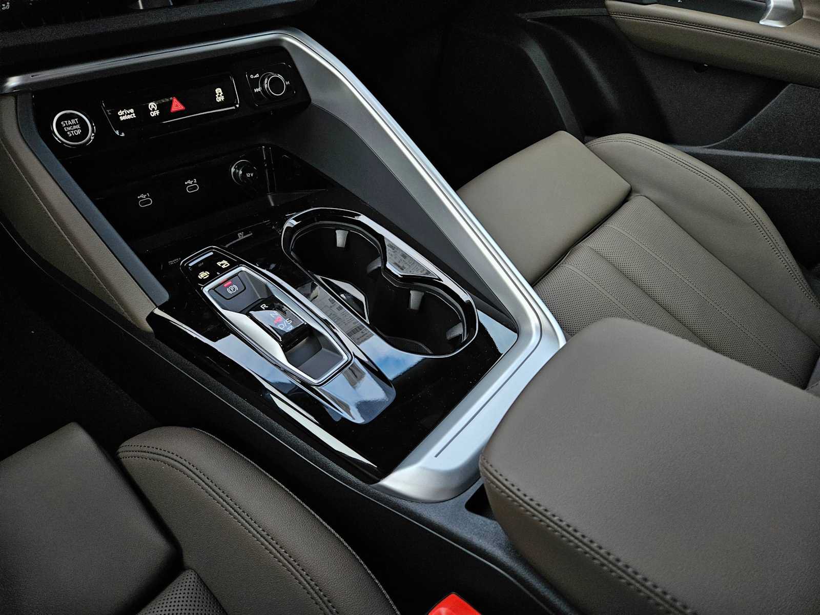 New 2025 Audi Q5 Premium Plus w/ Premium Plus AWD/4WD image 13
