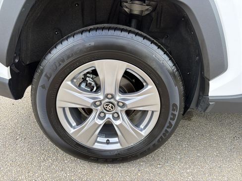 Used 2025 Toyota RAV4 XLE FWD image 17