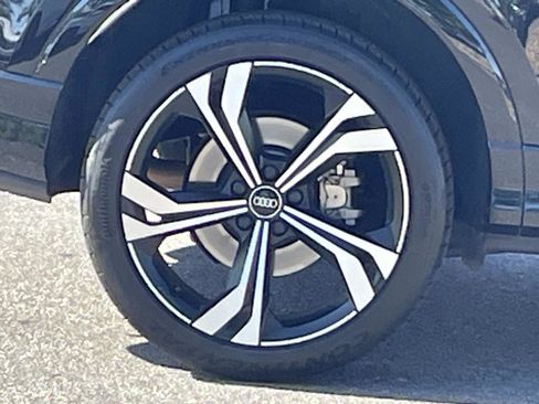 Used 2023 Audi Q3 2.0T Premium Plus w/ Premium Plus Package image 9