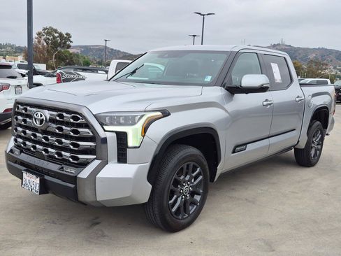 Used 2023 Toyota Tundra Platinum AWD/4WD image 3
