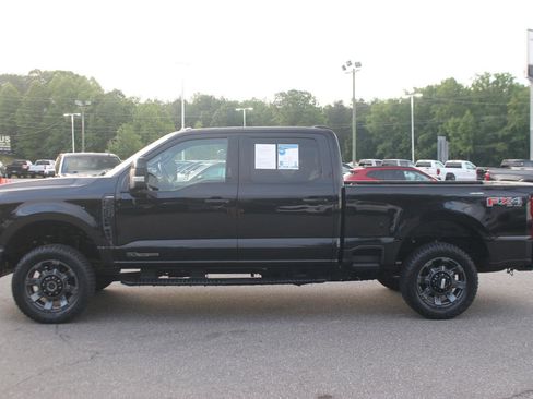 Used 2023 Ford F250 Lariat w/ Sport Appearance Package AWD/4WD image 4