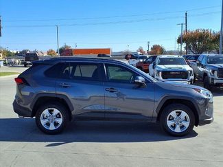 Used 2020 Toyota RAV4 XLE video 2