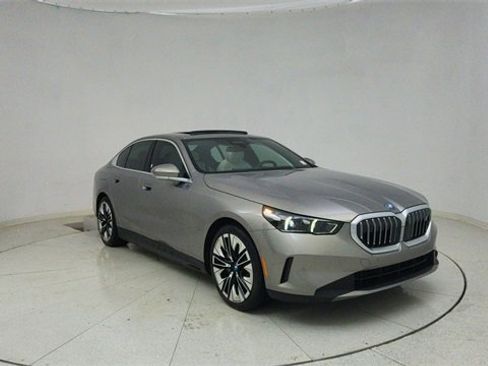 Used 2025 BMW i5 xDrive40 image 68
