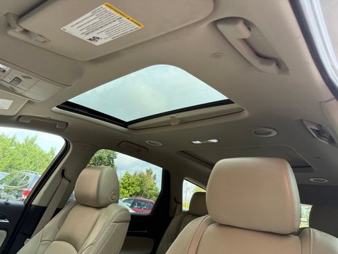Used 2020 Buick Enclave Premium w/ Sun and Sites Package AWD/4WD image 11