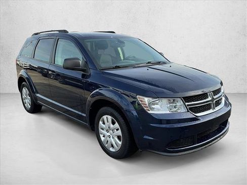 Used 2020 Dodge Journey SE image 3