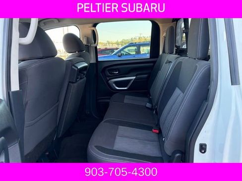 Used 2021 Nissan Titan SV image 11