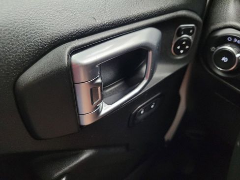 Used 2020 Jeep Wrangler Unlimited Sport S AWD/4WD image 27