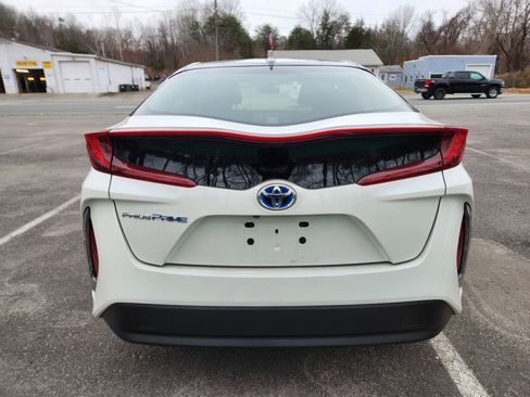 Used 2019 Toyota Prius Prime Premium w/ Carpet Mat Package image 10
