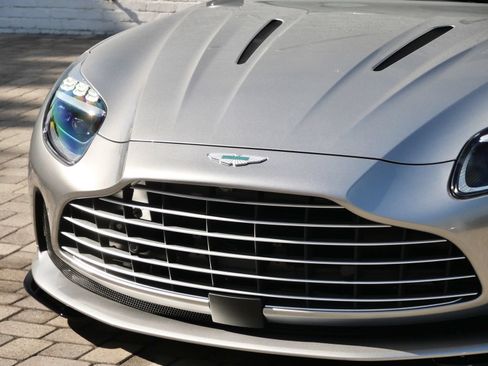Used 2024 Aston Martin DB12 Coupe RWD image 27