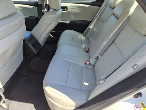 Used 2014 Toyota Avalon XLE Touring FWD image 17