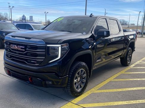 Used 2024 GMC Sierra 1500 AT4 w/ Technology Package image 9