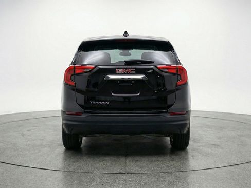 Used 2024 GMC Terrain SLE image 7