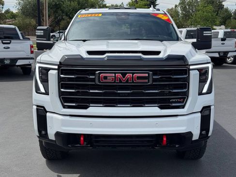 Used 2025 GMC Sierra 3500 AT4 w/ AT4 Premium Plus Package AWD/4WD image 2