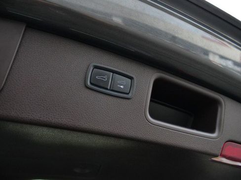 Used 2016 Porsche Macan Turbo image 38