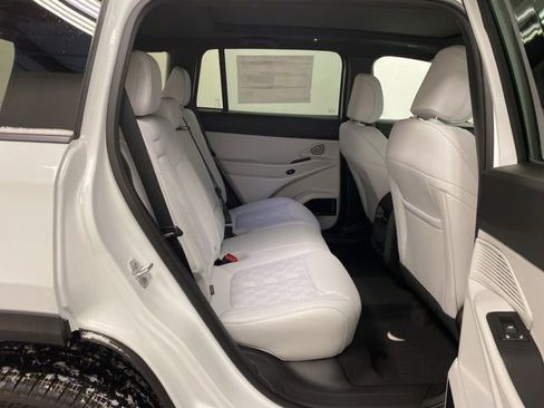 New 2026 Jeep Cherokee Overland image 27