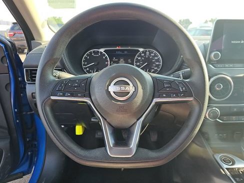 Used 2025 Nissan Sentra SV FWD image 8