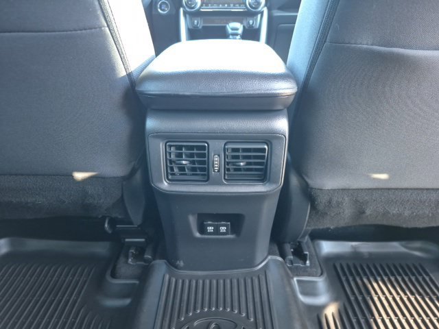 Used 2020 Toyota RAV4 XLE AWD/4WD image 16