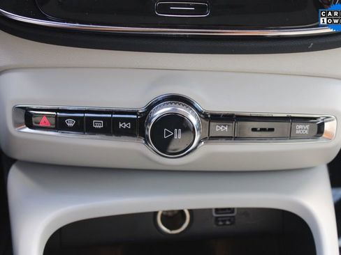 Used 2021 Volvo XC40 T5 Inscription w/ Advanced Package image 26