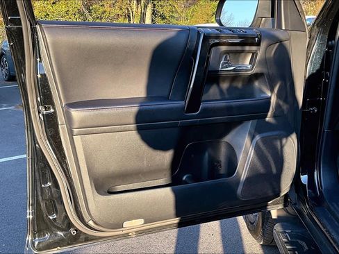 Certified 2024 Toyota 4Runner TRD Off-Road Premium image 21