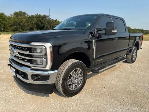 Used 2025 Ford F250 Lariat AWD/4WD image 1