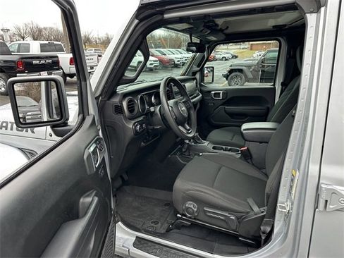 Used 2023 Jeep Gladiator Sport image 33