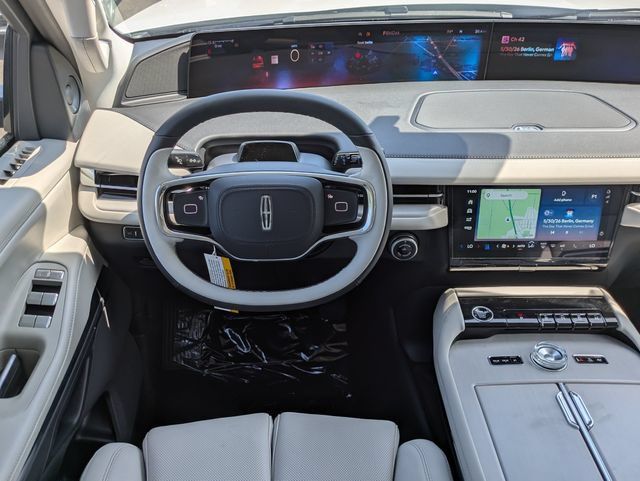 New 2026 Lincoln Navigator L Premier AWD/4WD image 16