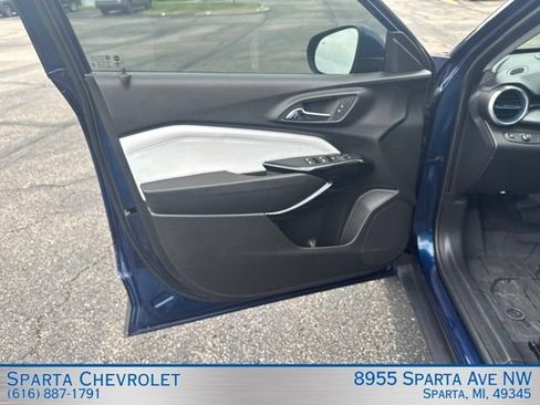 Used 2024 Chevrolet Trax LT w/ Driver Confidence Package FWD image 11